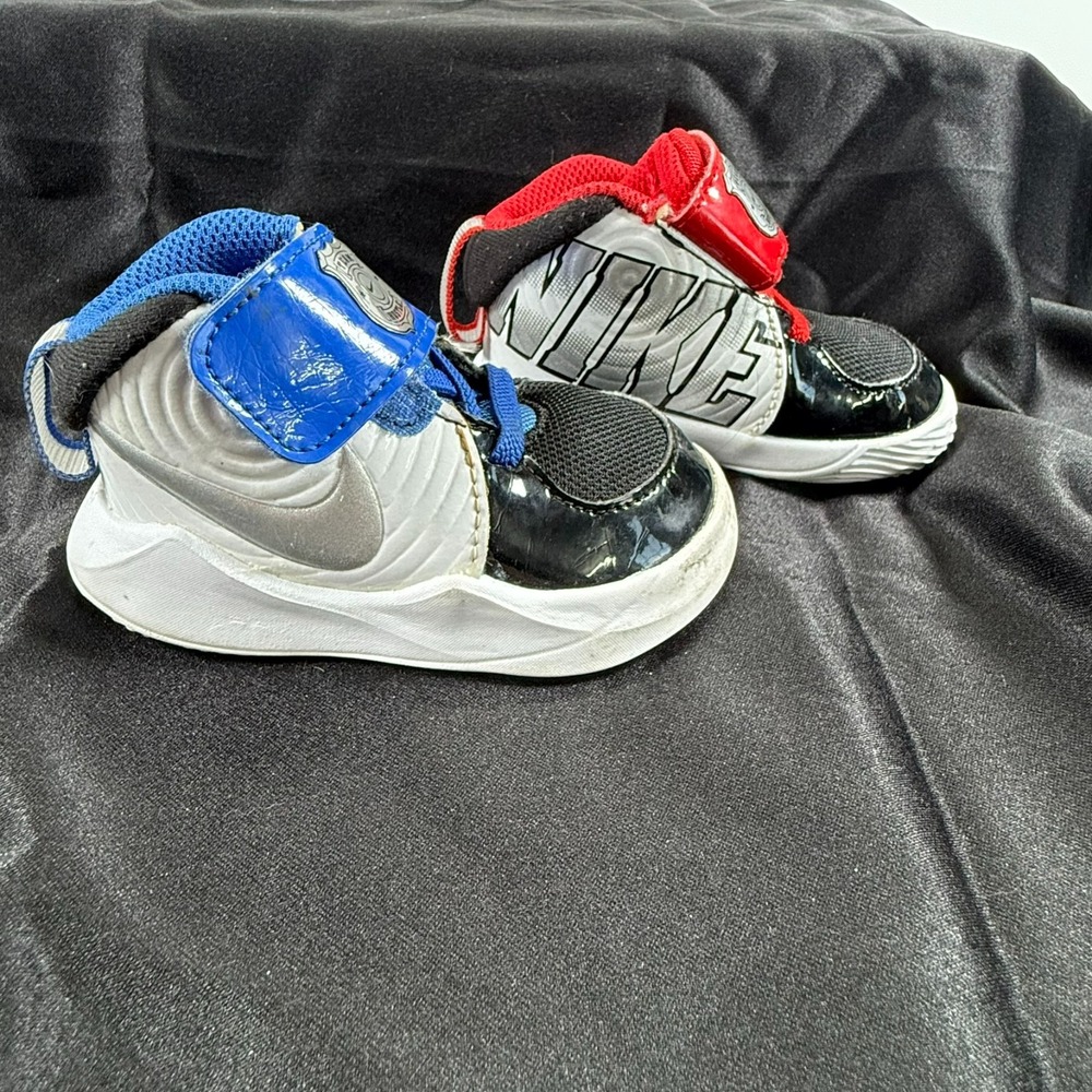 Nike Team Hustle Sneakers Boy's Toddler Size 4C CK0617-001 Basketball Sports